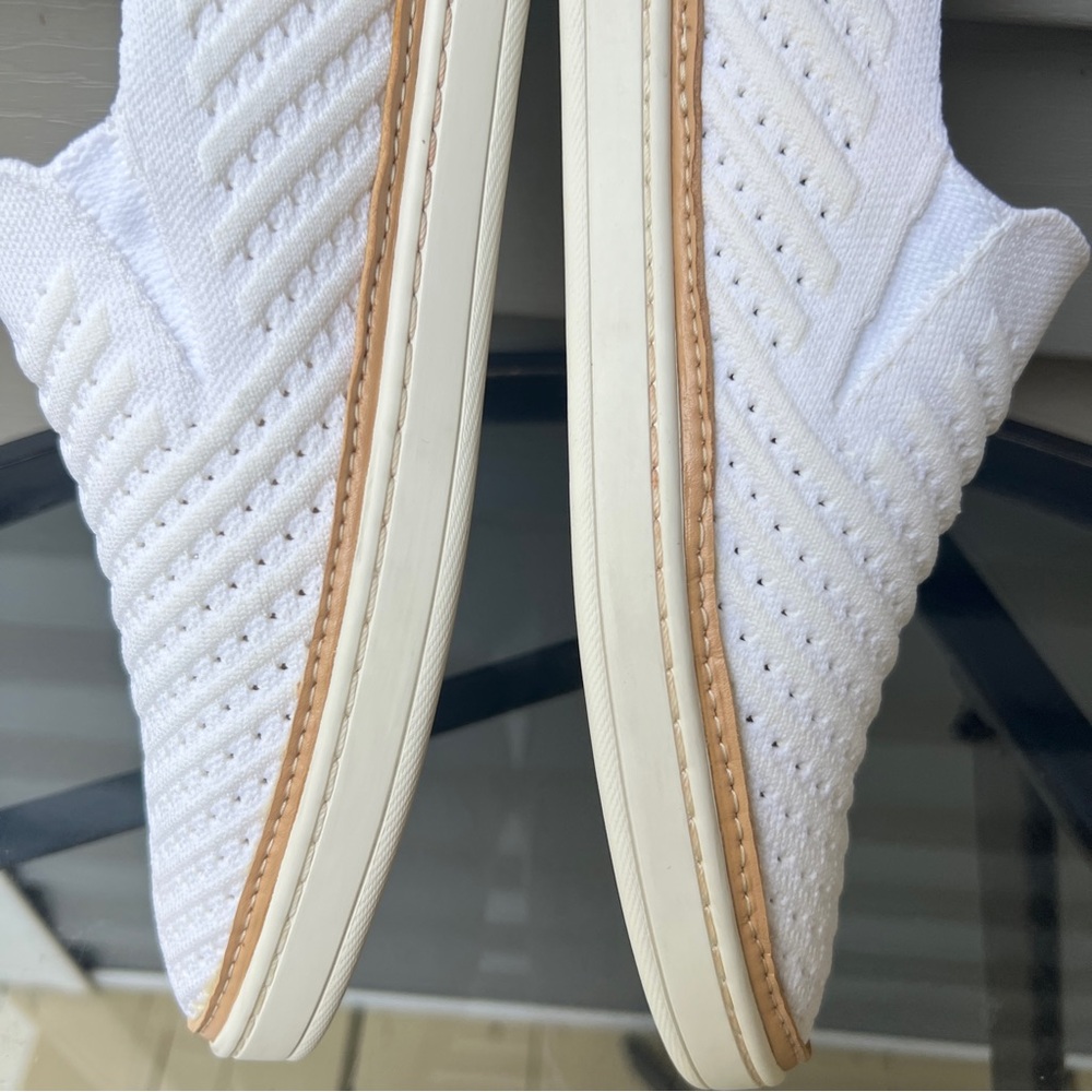 UGG White and Tan Flats - Picture 10 of 16